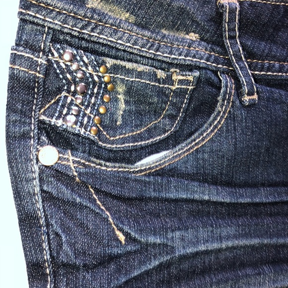 Distressed Jeans - Picture 4 of 5